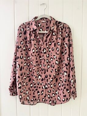 JODIFL Mauve Pink Leopard Print Button-Down Blouse, Sz L (P2P 29”)